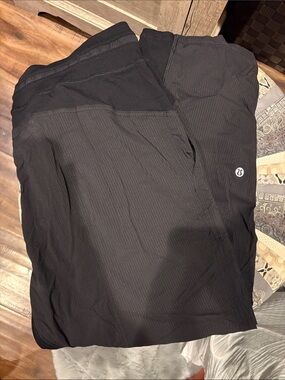 lululemon athletica Men’s Black Windbreaker Jacket